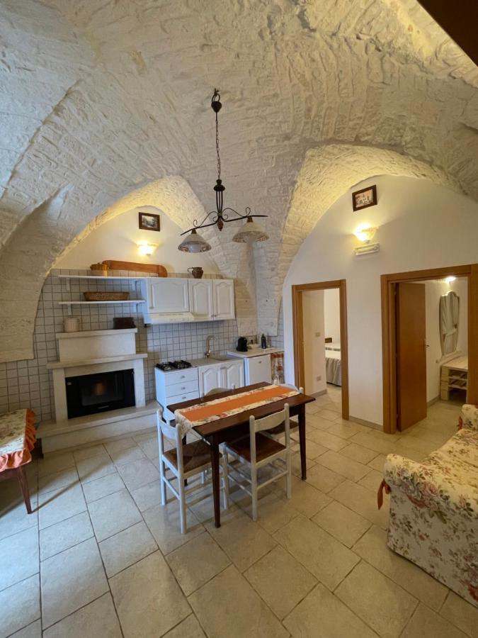 Valle D'Itria Trullo Sovrano Sul Monte Cisternino Exterior foto
