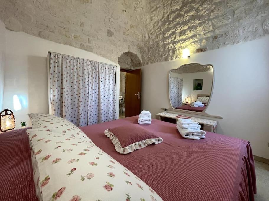 Valle D'Itria Trullo Sovrano Sul Monte Cisternino Exterior foto